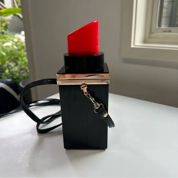 Vintage Barbie Lipstick Purse - Picture 3 of 8